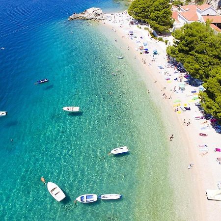 Apartments By The Sea Brela, Makarska - 16065 Екстер'єр фото