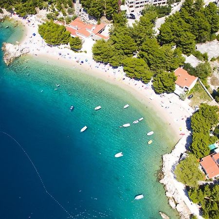 Apartments By The Sea Brela, Makarska - 16065 Екстер'єр фото