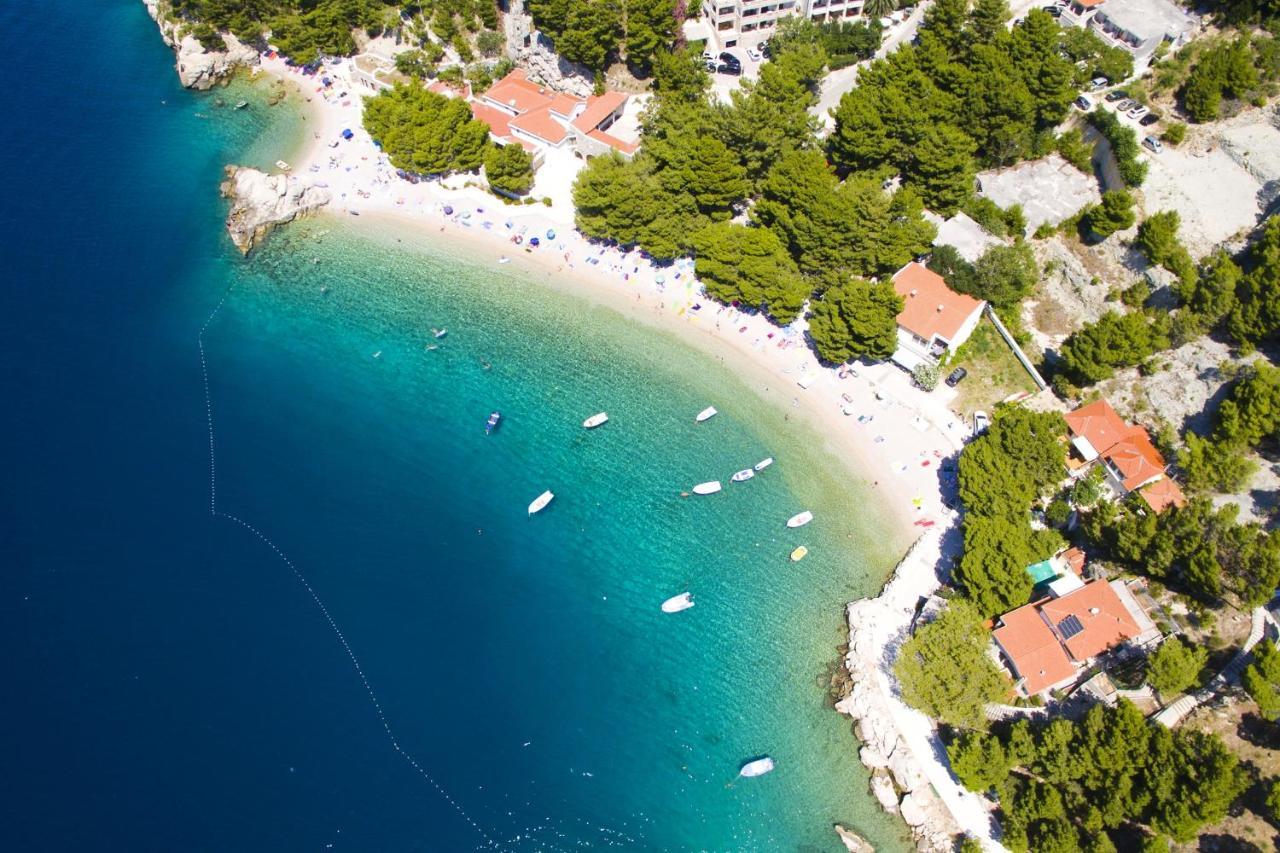 Apartments By The Sea Brela, Makarska - 16065 Екстер'єр фото