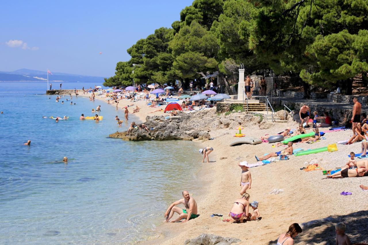 Apartments By The Sea Brela, Makarska - 16065 Екстер'єр фото