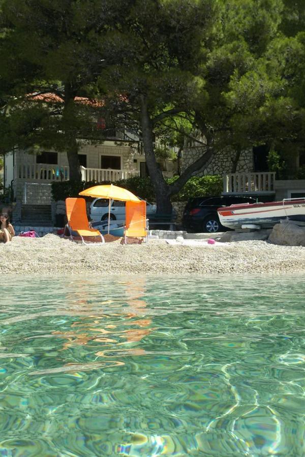 Apartments By The Sea Brela, Makarska - 16065 Екстер'єр фото
